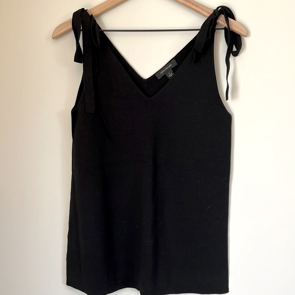 NWOT Ann Taylor sweater tank with Tie shoulders